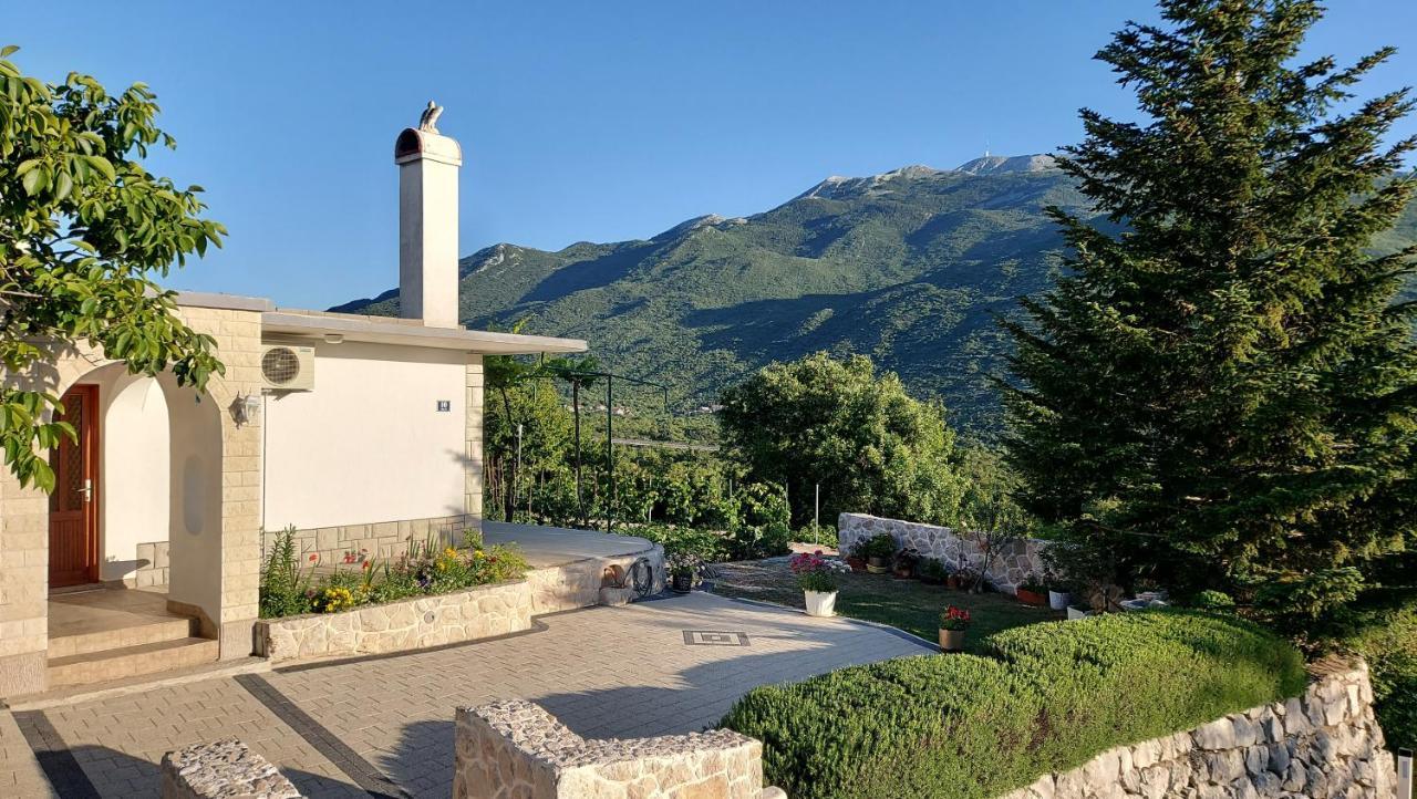 Country Home Mocilo, Zagvozd Bagian luar foto