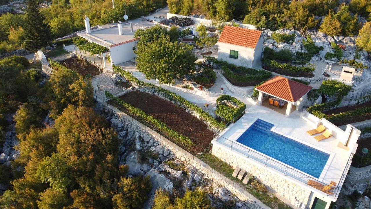 Country Home Mocilo, Zagvozd Bagian luar foto
