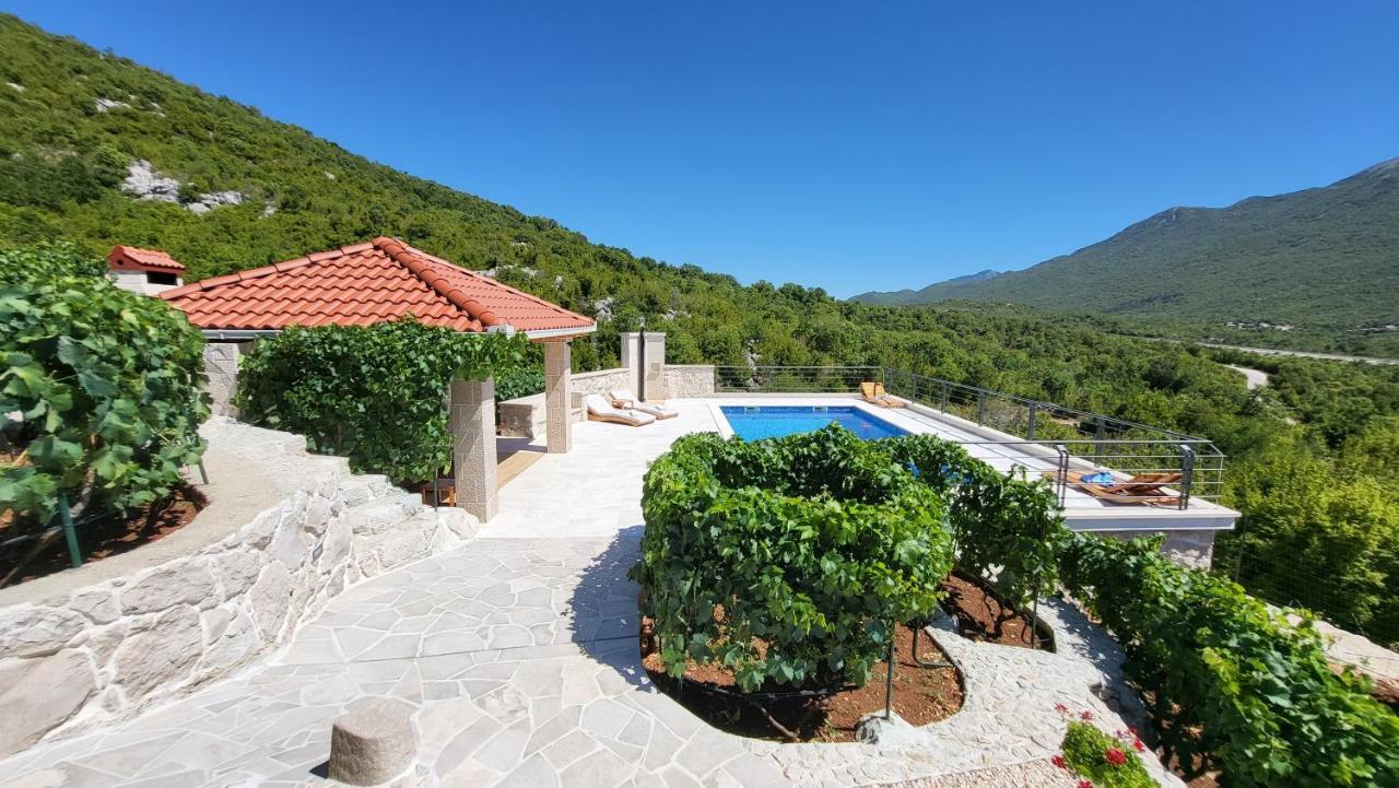 Country Home Mocilo, Zagvozd Bagian luar foto
