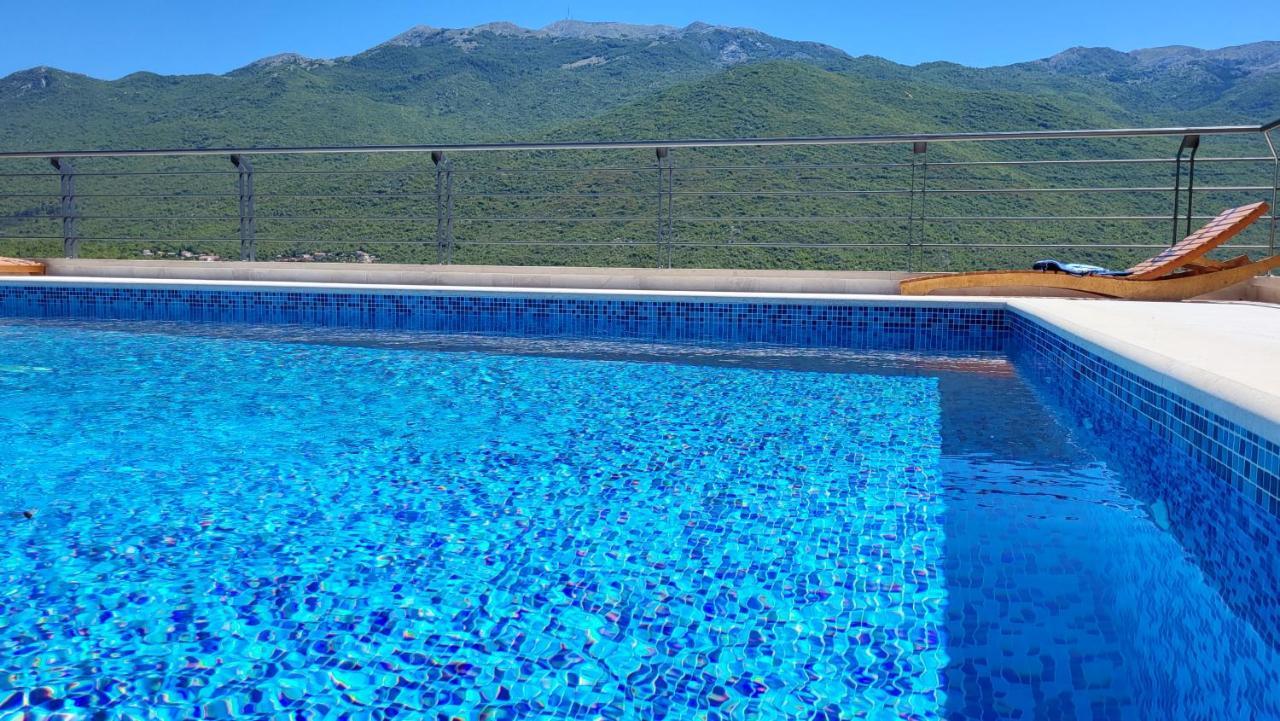 Country Home Mocilo, Zagvozd Bagian luar foto