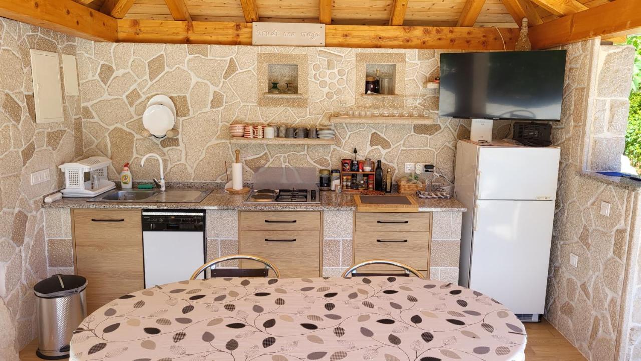 Country Home Mocilo, Zagvozd Bagian luar foto