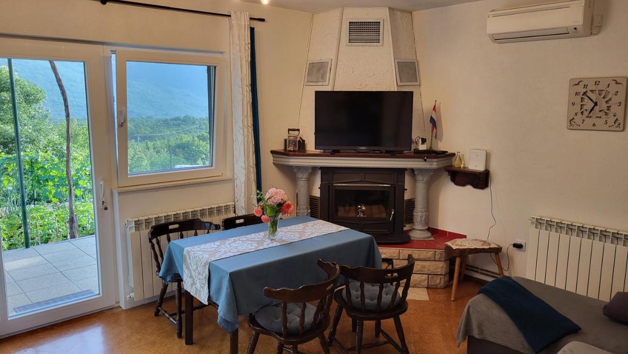 Country Home Mocilo, Zagvozd Bagian luar foto